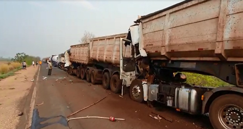 Acidente de trânsito mata 2 caminhoneiros na BR-262 - Diário DigitalDiário  Digital